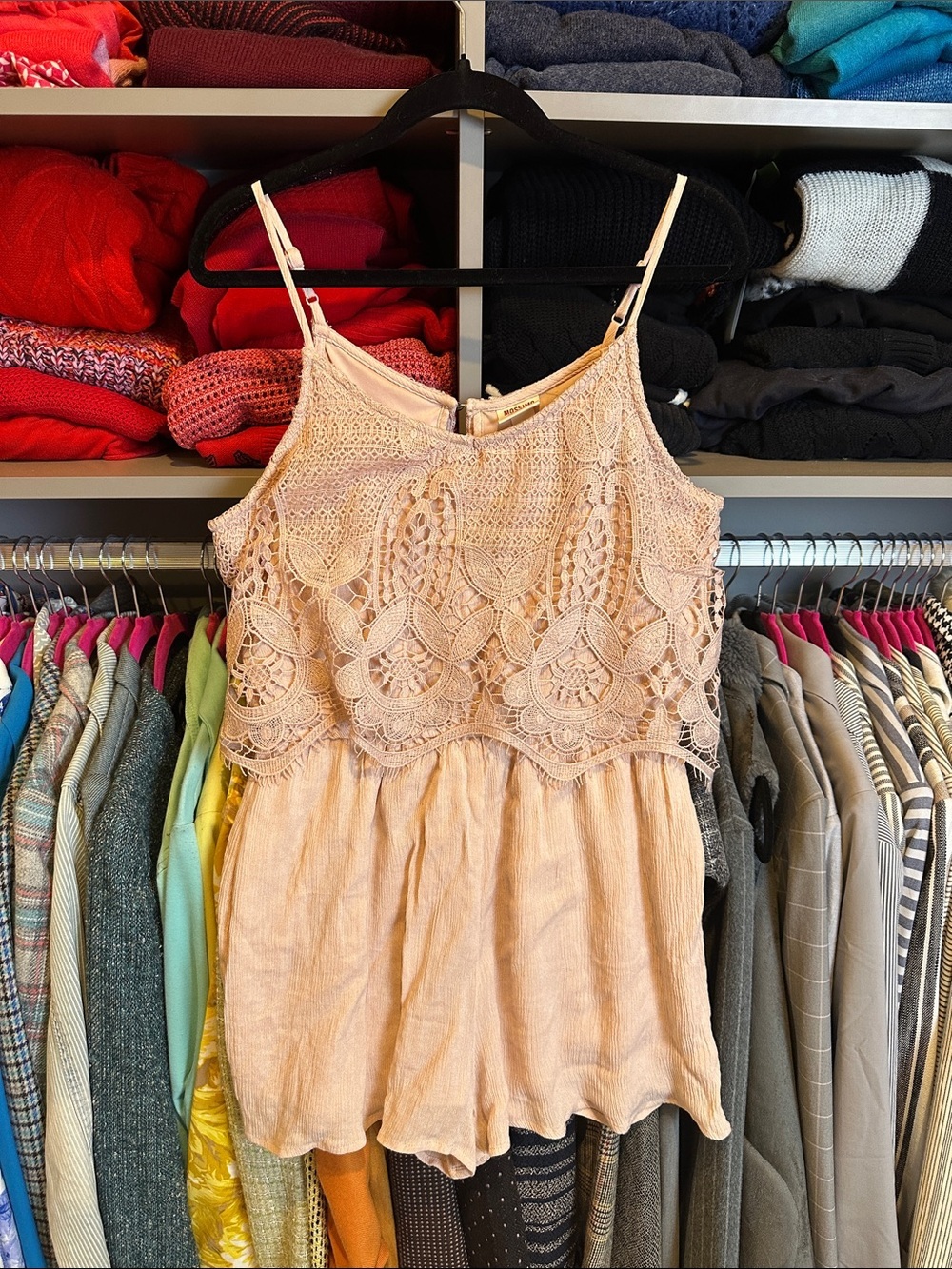 Mossimo pink adjustable strap sleeveless crocheted lined romper size L